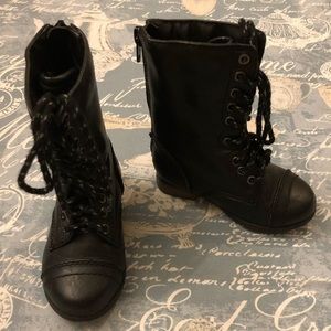 Stevies kid boot size 6 shoe